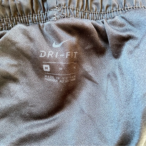 Nike Womens Dri-Fit Running Shorts Sz M Black Colorful Trim Pocket Lined Lightwt - Picture 8 of 10